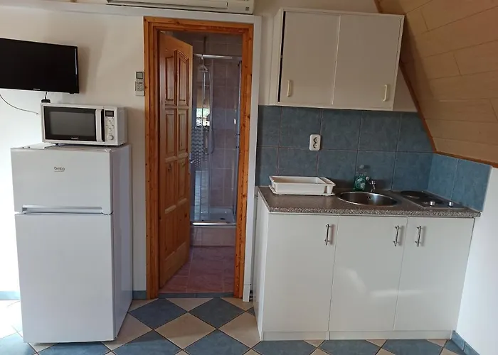 Aniko Apartmanhaz