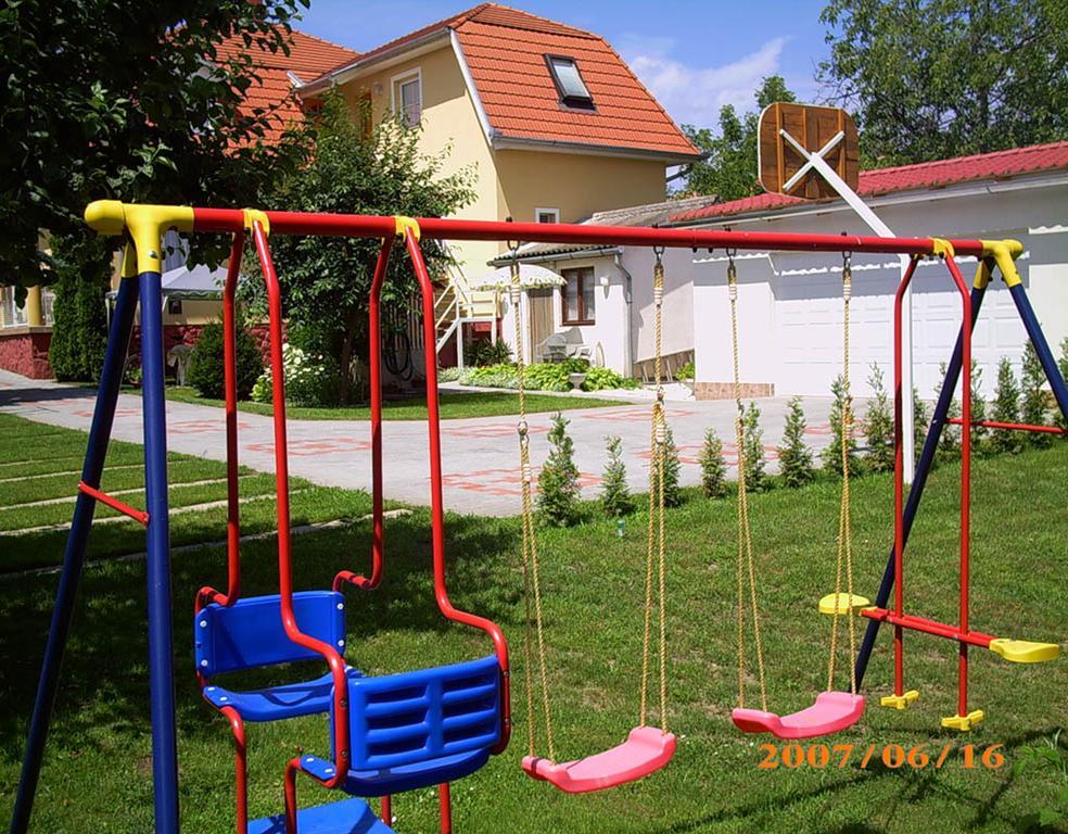 Aniko Apartmanhaz * Балатонфёльдвар